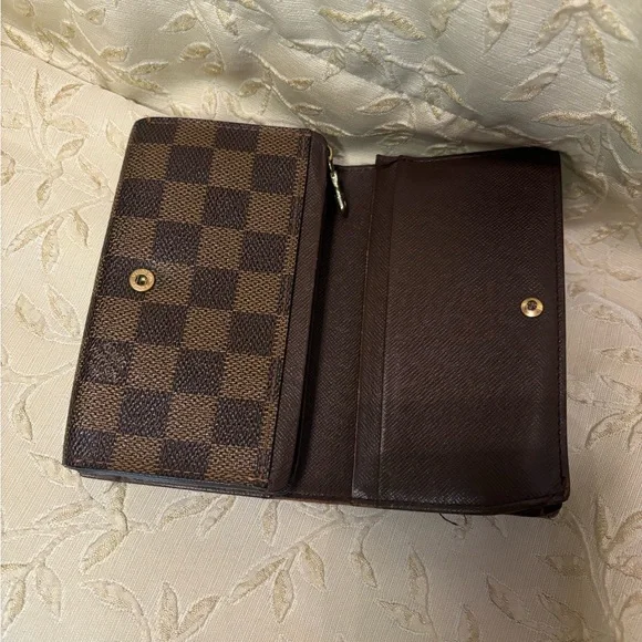 Louis Vuitton Damier Ebene Wallet - Picture 2 of 6